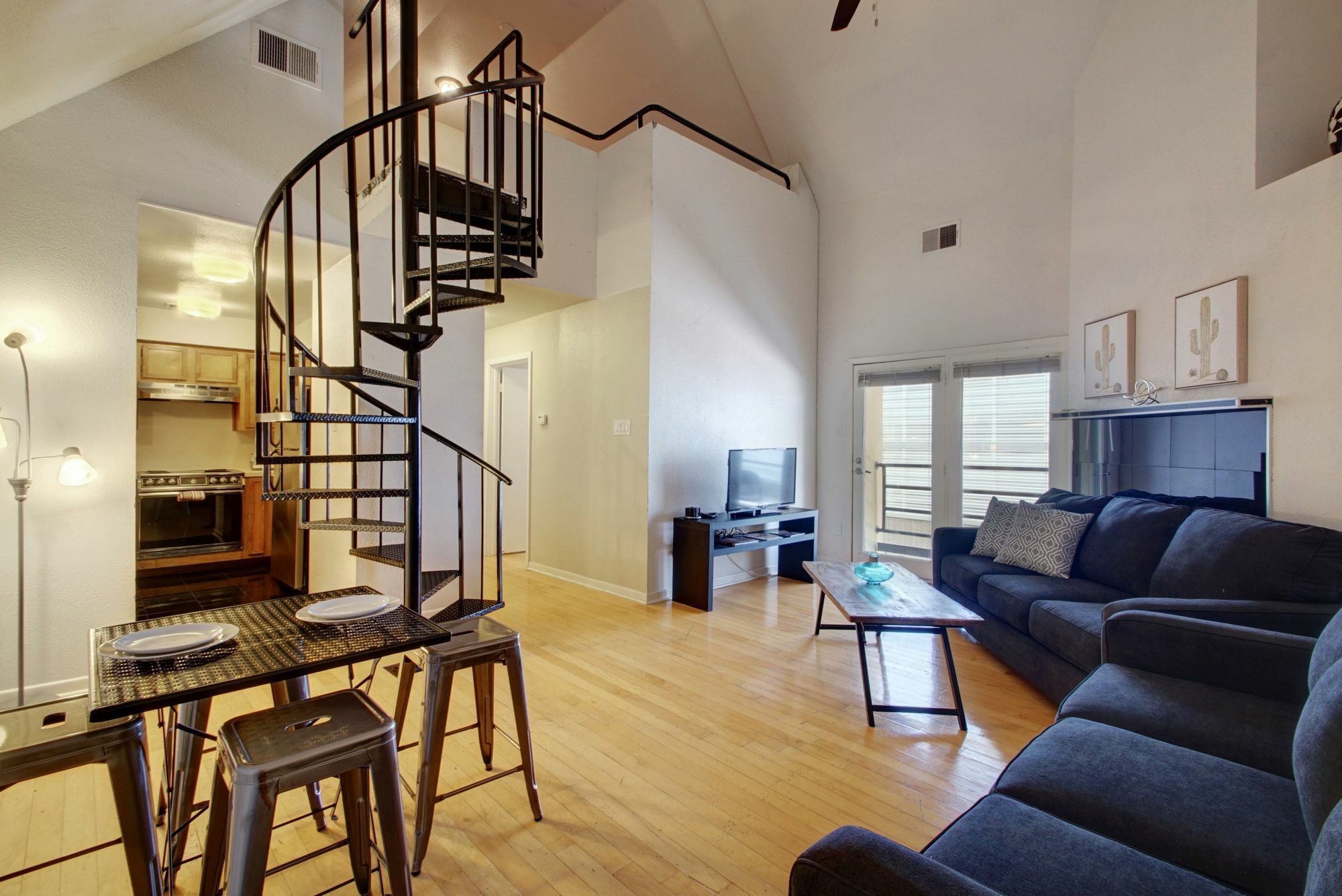 8 Bedroom Downtown Condo By Austinstays Exterior photo